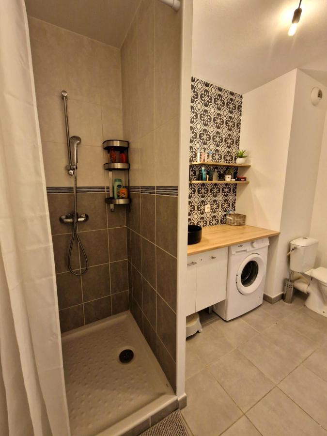 Chambre Privee T3 Saint Fons Eksteriør bilde